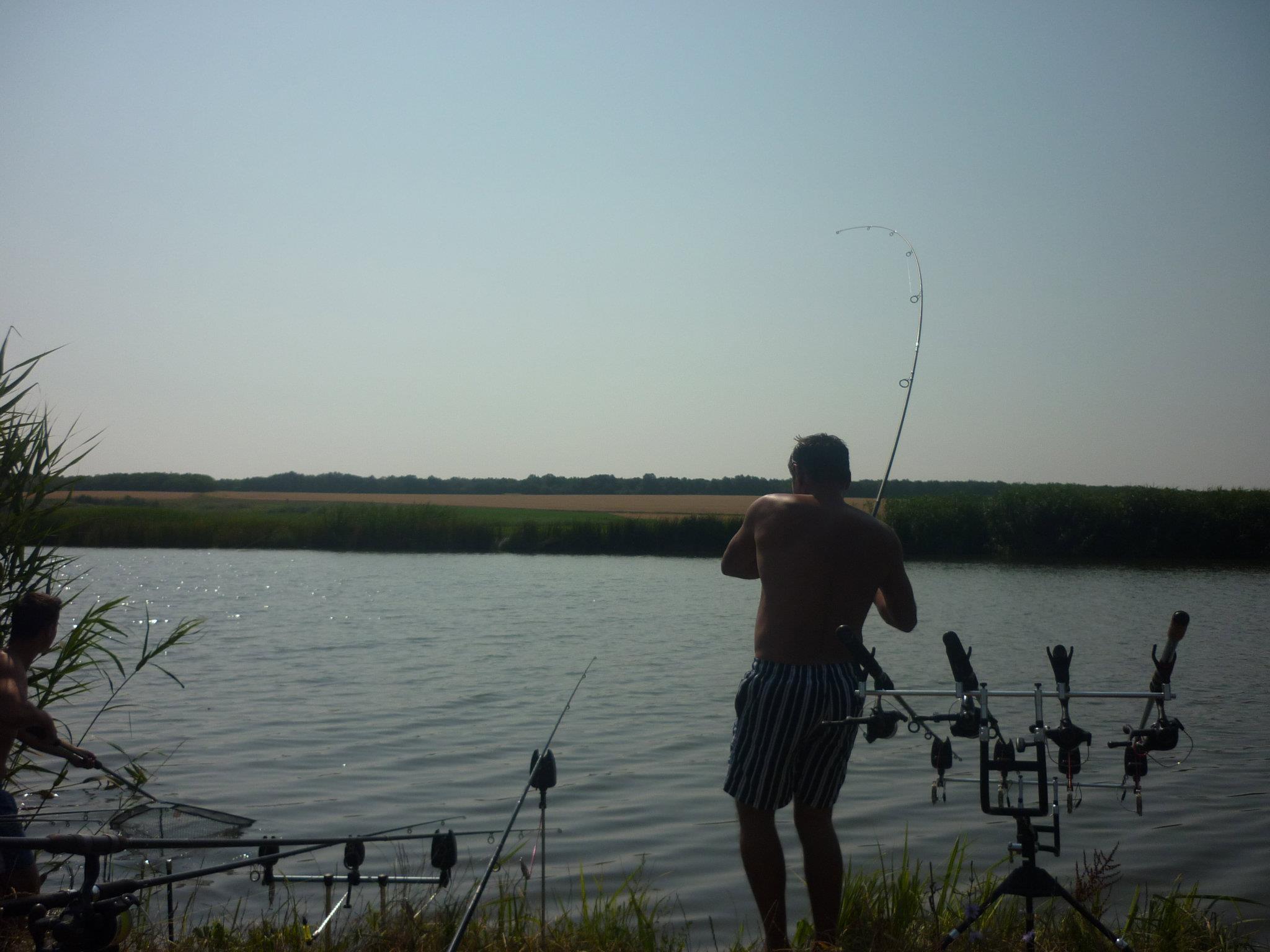 pescuit - 471247_405354099501667_216867657_o.jpg